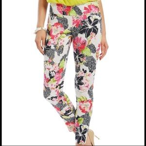 Marciano 7/8 floral print pants.